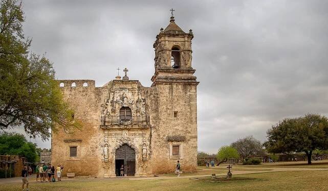 Mission San José (photo: Shiva Shenoy, CC BY 2.0)