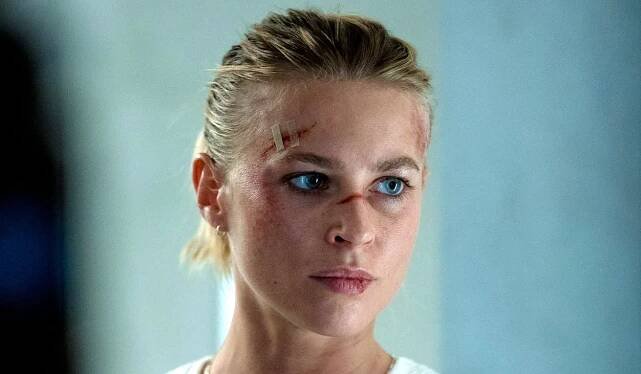 Unesli jí syna a draze za to zaplatí. Netflix nečekaně ovládl nový konspirační thriller