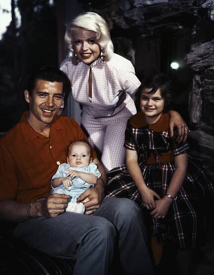 Jayne Mansfield, Mickey Hargitay and their two children..