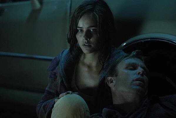 Svítání - Z filmu - Isabel Lucas