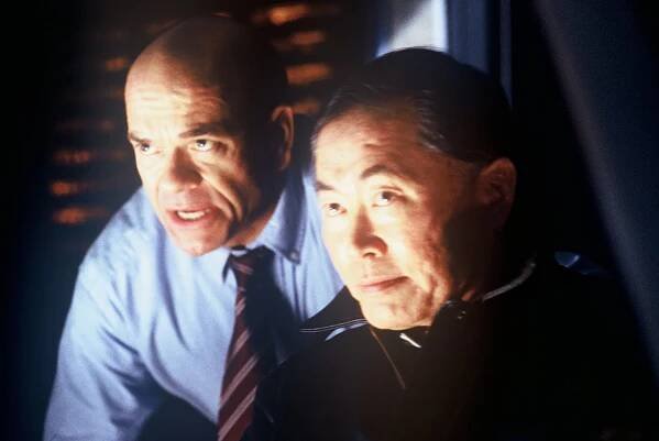 Povstání strojů - Z filmu - Robert Picardo, George Takei