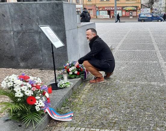 Vedení obvodu uctilo památku Josefa Hlavatého | Portál městského obvodu Plzeň 3