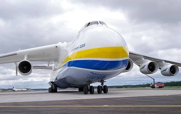 Zrod dvojčete: „Ukrajina“ obnovuje největší letadlo světa An-225 Mrija. Náklady jsou astronomické, tak na ně pořádá sbírku
