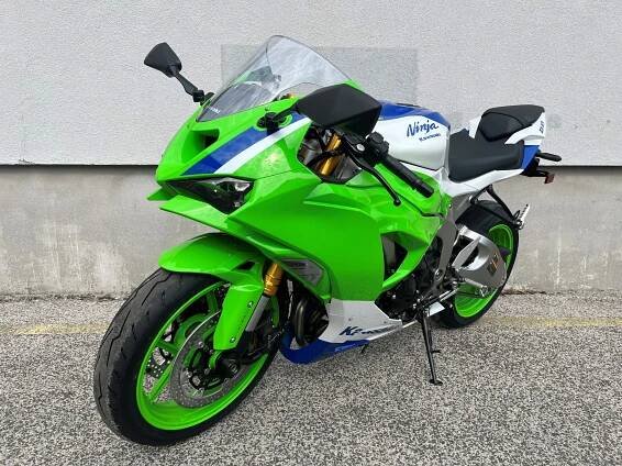 
								Kawasaki ZX-6R 40th Anniversary full									