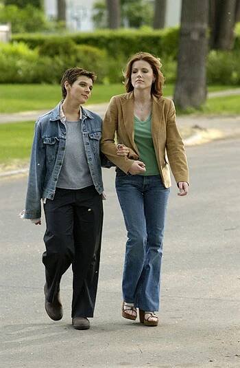 Joanne Vannicola, Kathleen Robertson - Tápání v temnotách - Z filmu
