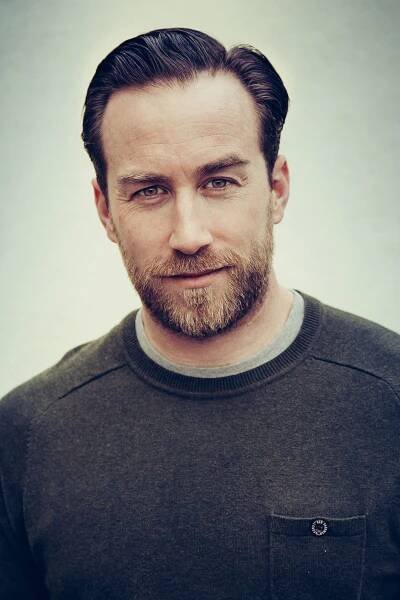 Justin Benson herec