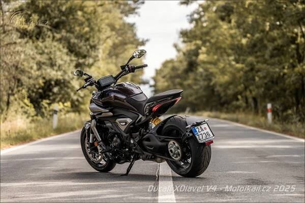 Fotogalerie Ducati XDiavel V4 – umění čtyřválcového power cruiseru žije | Motorkáři.