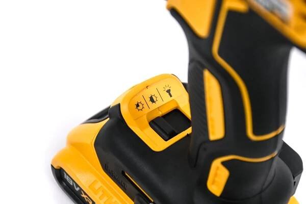 Aku příklepová vrtačka DeWALT DCD796D2-QW