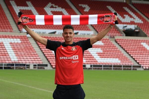 Sunderland Unveil New Signings Jobe Bellingham and Jenson Seelt