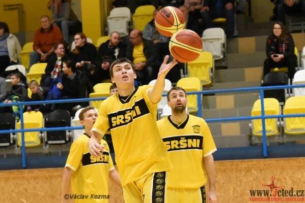 Sokolské derby připomínalo hru kočky s myší. O víkendu se v sršní aréně představí možná budoucí elita českého basketbalu!