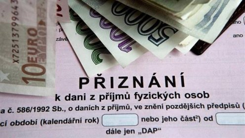 Jak odvádí daně cizinci pracující v ČR?