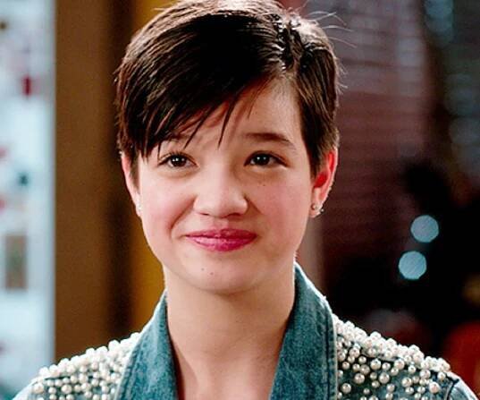 Peyton Elizabeth Lee Biography - Facts, Childhood, Family Life & Achievements
