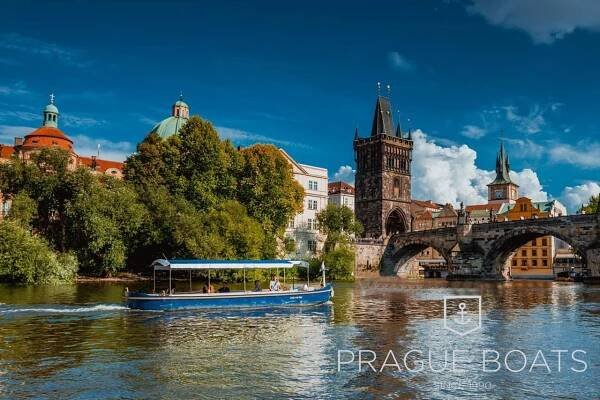 Privátní pronájmy malých lodí | Prague-Boats.cz