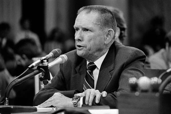 John K. Singlaub, 100, General Who Clashed With Jimmy Carter, Dies