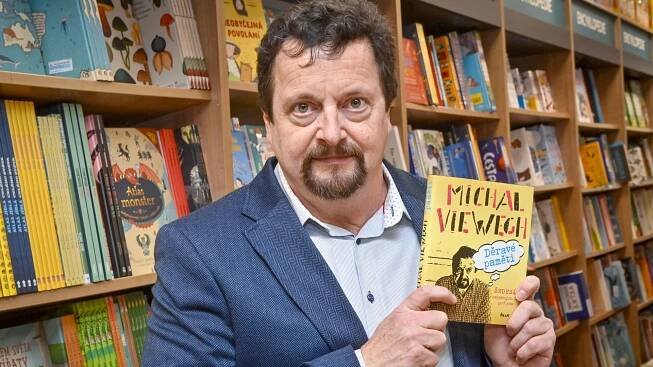 Vieweghovský dvojboj: Recenze jeho pamětí a dotazníkový rozhovor s ním
