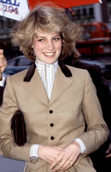 Princess Diana's 12 Best Looks from Her Favorite Designer, Catherine Walker