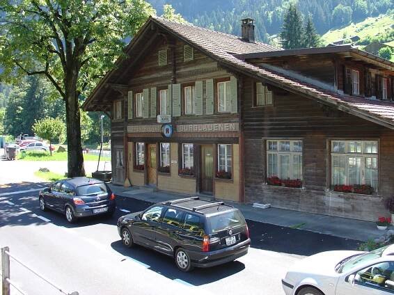 Soubor:BOB Burglauenen Station.jpg – Wikipedie