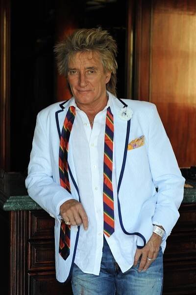 Legendární Rod Stewart se vrátí do Prahy. Přiveze největší hity