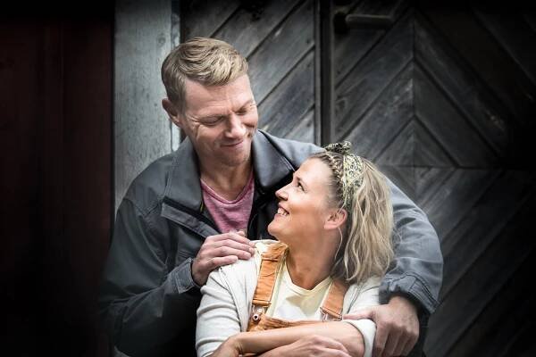 Esa Latva-Äijö, Karoliina Vanne - Korpelan kujanjuoksu - Season 3 - Z filmu