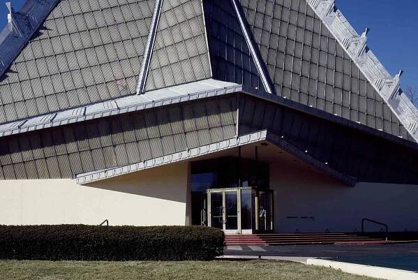 Main entrance at Beth Sholom Synagogue designed by Frank Lloyd Wright