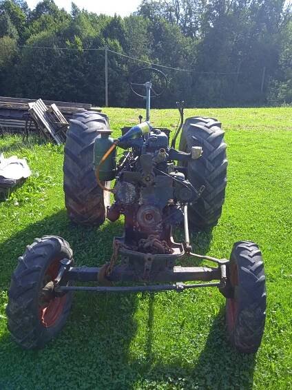 Prodám Zetor 25 s motorem Ursus. Cena 20000 Kč - InzerceTrinec.cz