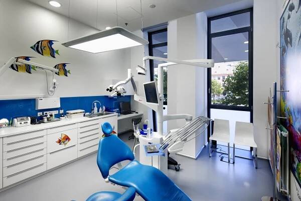 Prostory a vybavení kliniky | Dentální klinika Jan Stuchlík - zubní ordinace v Praze