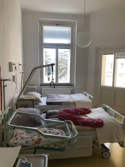 70 let podolské porodnice. Chystají nové oddělení a pracují na přelomových výzkumech