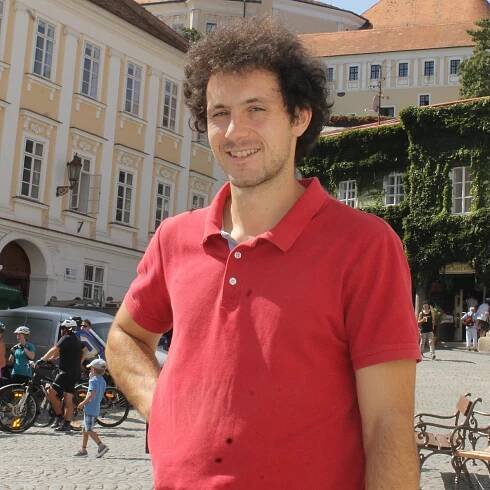 Moravské divadlo má nového ředitele, radní vybrali 27letého Davida Gerneše