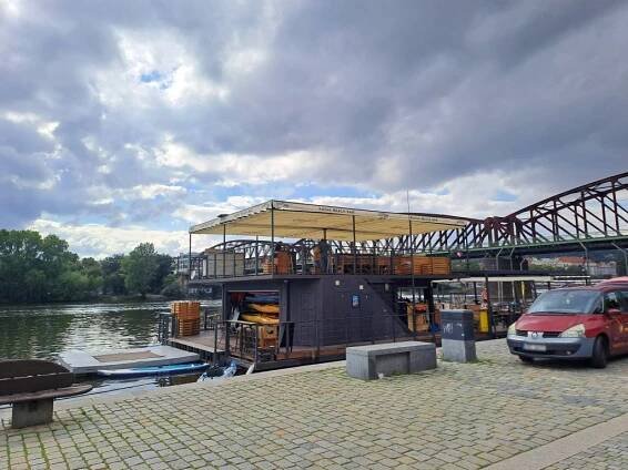 Pergola Latin 80, Kayak Beach Bar, Praha