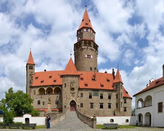 Bouzov (hrad)