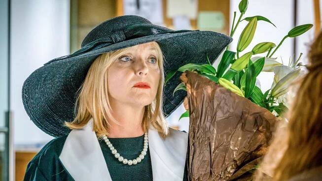 Girlfriends - Episode 1 - Z filmu - Miranda Richardson