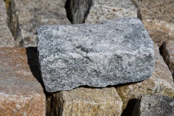 Granite 4" x 4" x 8" - Landscape