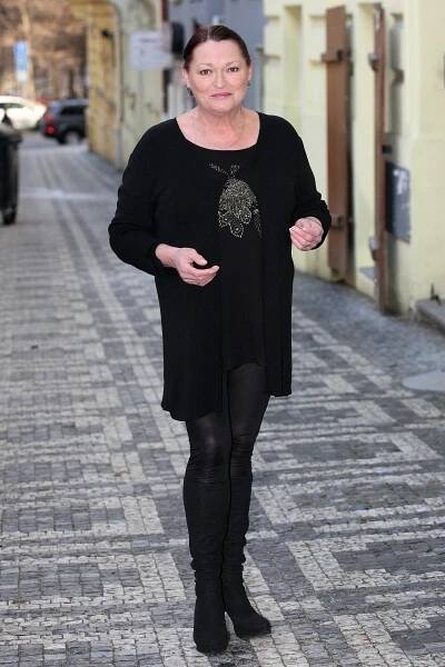 Nejznámější česká dabérka radikálně změnila image: Zkrátila si vlasy, omládla a vypadá jako pták Ohnivák