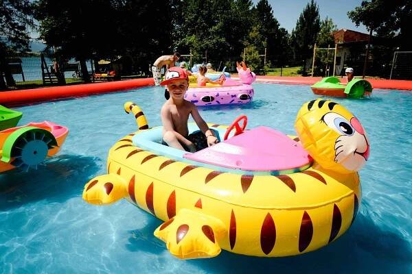 BUMPER BOAT