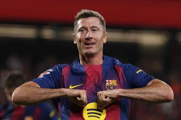Barcelona nasázela Valencii šest branek, dál ale ztrácí dva body na vedoucí Bílý balet
