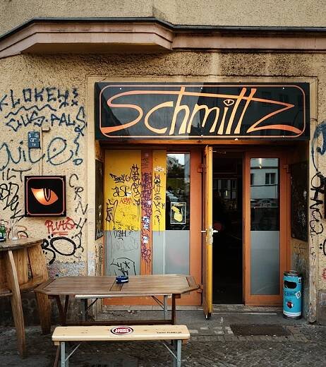 Der Außenbereich einer Bar.