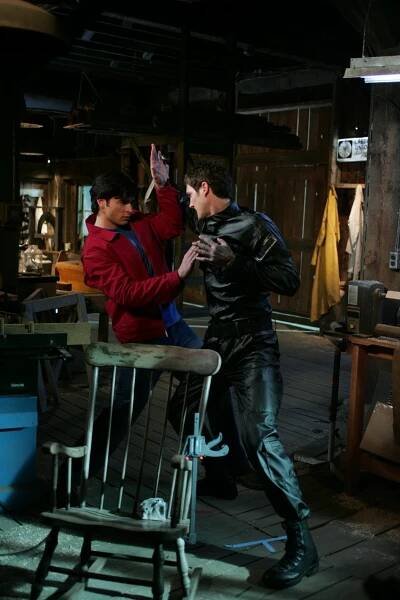 Smallville - Prototyp - Z filmu - Tom Welling, Tahmoh Penikett