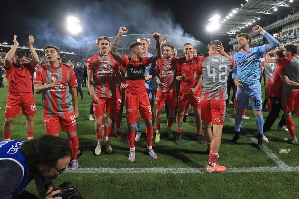 Serie A players agree to automatic 25 per cent pay cut for relegation