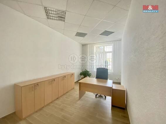 Pronájem kanceláře 17 m², Hlubčická, Krnov - Pod Bezručovým vrchem
