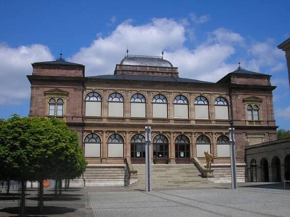 Soubor:Neues Museum Weimar2.JPG – Wikipedie