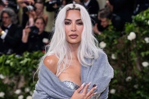 Kim Kardashian Has 'Light-Bulb Moment' in Therapy, Says She's Been Living in 'Fight or Flight Mode'