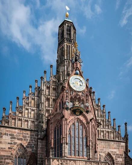 10 Tipps für Nürnberg.Welche Stadtviertel sind cool und lohnen einen Bummel? Welche Aktivitäten warten? Welche Gebäude, Museen, Monumente und andere Sehenswürdigkeiten solltest du besuchen? Ergänzend zu unserer Reportage CityCheck Nürnberg verraten wir dir, was du in der Frankenmetropole sehen und erleben solltest
