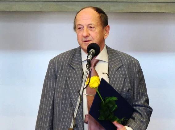Cenu města Jičína získá v letošním roce Martin Zajíček, divadelník a dlouholetý ředitel K-klubu | ParlamentniListy.cz