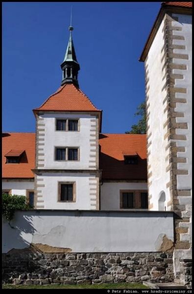 Benešov nad Ploučnicí – fotografie / hrady-zriceniny.cz
