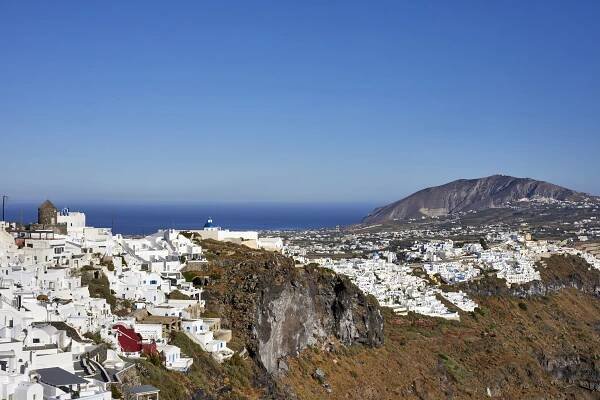 Olia Pond - Olia Villas & Suites, Imerovigli Santorini 