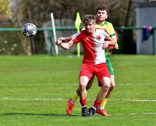 Dvory – Slavia Karlovy Vary B 2:2 (0:2).