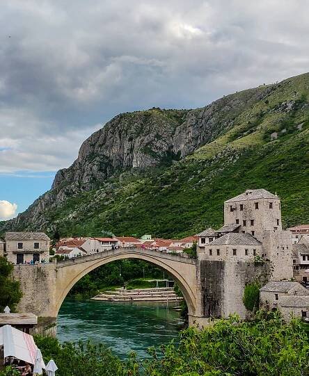 Die Stari Most, Old Bridge in Mostar, Bosnien und Herzegovina.