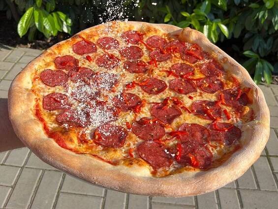 Parmezana - Pizza U Mastnýho pupka Znojmo - Rozvoz, Vyzvednutí