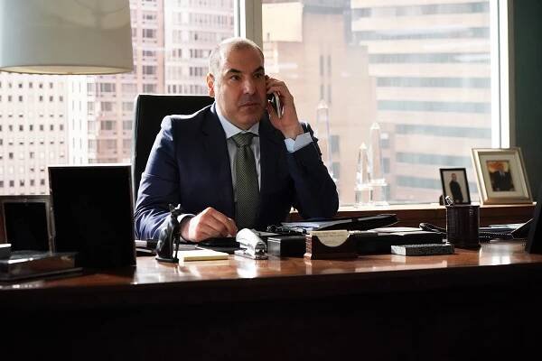 'Suits': Perjury, Blackmail & More Morally Questionable Moments