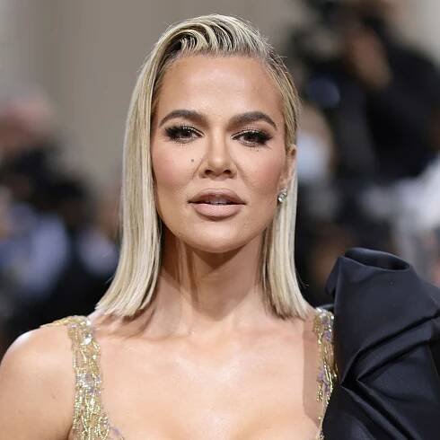 I Don't Think I've Ever Seen Khloé Kardashian This Freaking Blonde — See the Photos